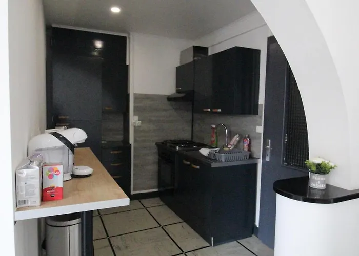 - - Proche Regiment - Stationnement Facile - Gere Par Presta-zen'services Thierville-sur-Meuse